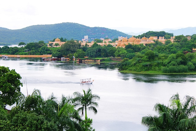 lake-pichola